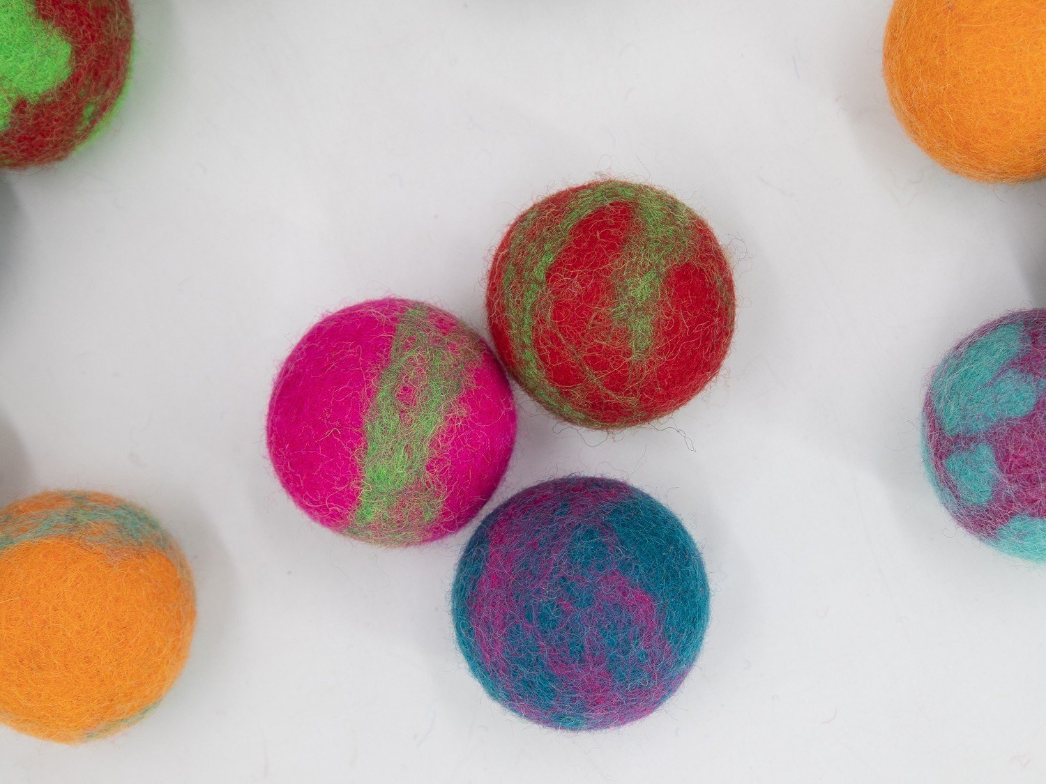 Tie-Dye Felt Cat Ball - Image 2